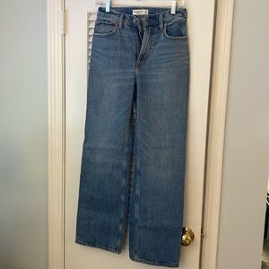 A&F 90s Ultra High Rise Relaxed Jeans